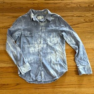 Rag and Bone bleached chambray button up shirt. Size XS.